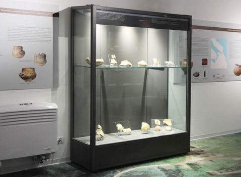 Vetrine espositive per musei della linea Argurion Museo Castello Aragonese di Otranto