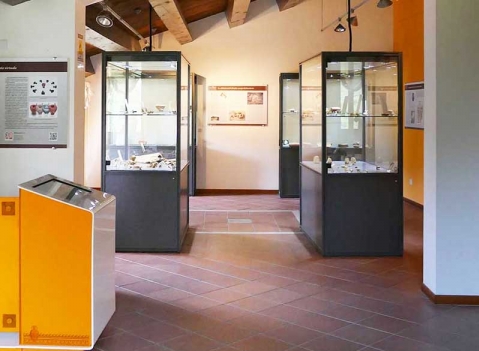 Vetrine espositive per musei della linea Argurion Museo dei Brettii