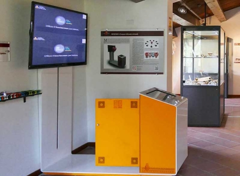 Vetrine espositive per musei della linea Argurion Museo dei Brettii