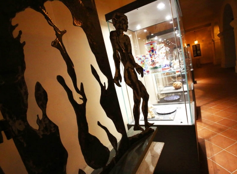 Vetrine espositive per musei della linea Theca