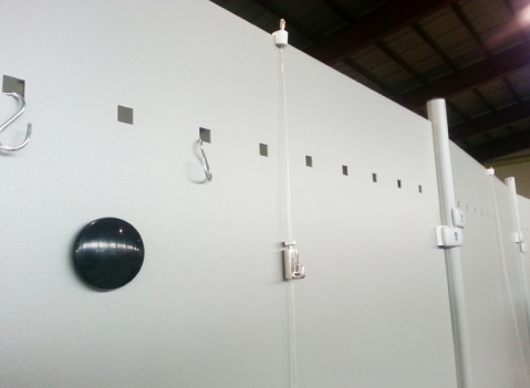 Composizione su ruote Expo dettaglio delle lamiere punzonate